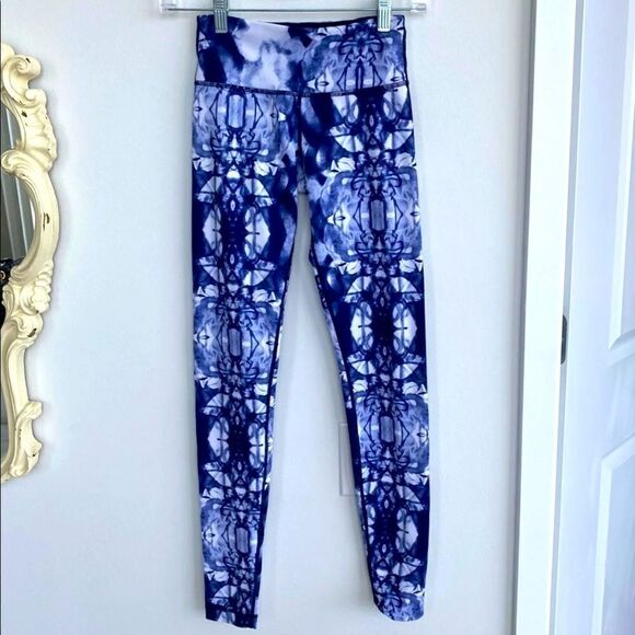 Lululemon leggings - Picture 1 of 3
